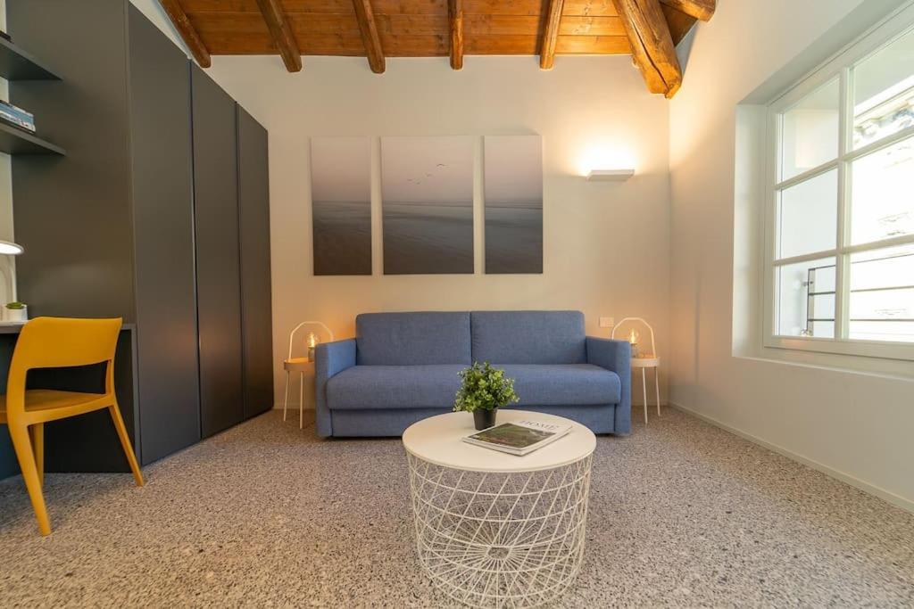 Moderno Appartamento A 200 Metri Dal Duomo Como Kültér fotó